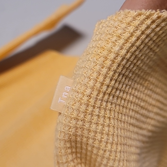 Tna Waffle Knit Sunny Yellow Relaxed Long Sleeve Top Sz S - Picture 6 of 8